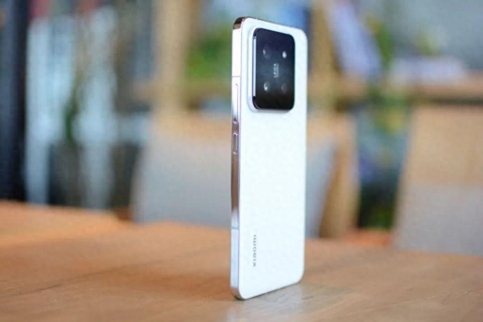 2023款小米旗舰:久用流畅榜第一名,运存12GB起,价格至高5999元