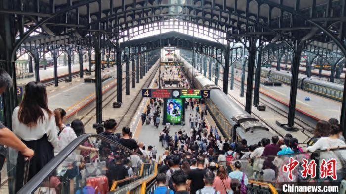 哈尔滨铁路7月1日实行新的列车运行图 新增开深圳等方向旅客列车