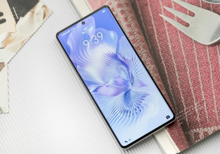 荣耀“黑马”手机，12GB+256GB让利至2227元，把小米比下去了