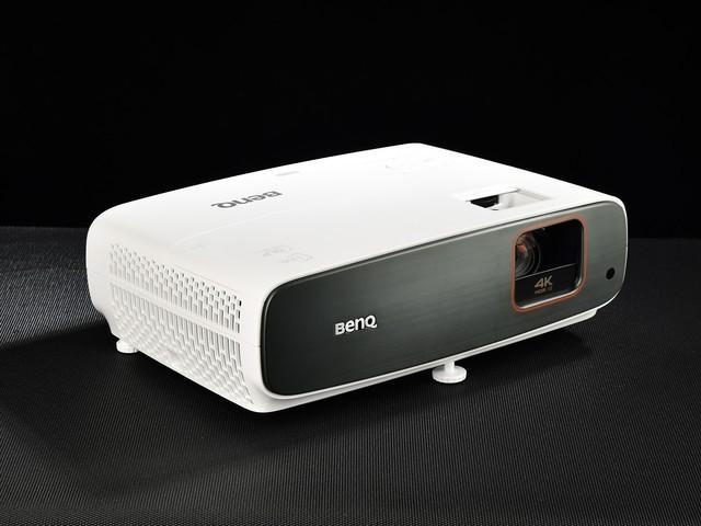 搭载独立色彩芯片 明基专业4K家用投影TK860评测