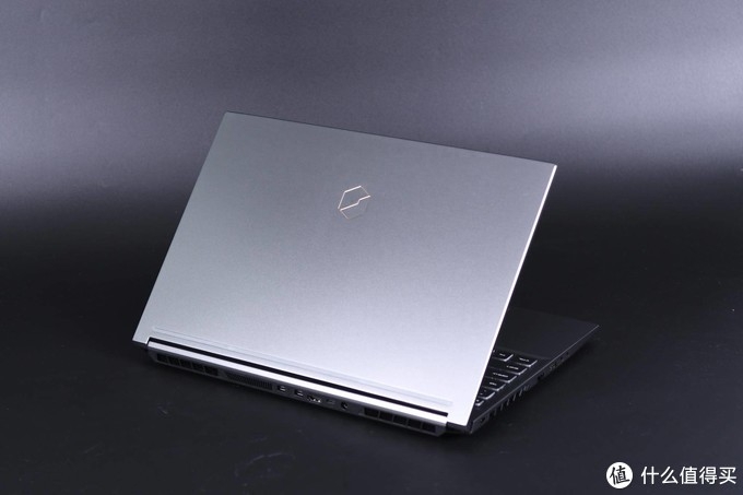 高颜值锐龙游戏设计师本！机械革命Umi CC拆解评测