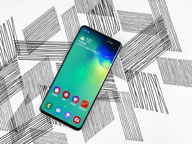 顶级屏幕不愧其名 三星S10屏幕究竟出色在哪里