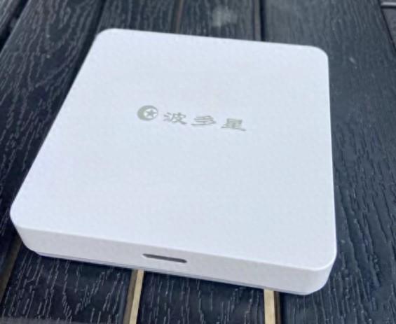 家有智能电视和WIFI，加上电视盒子，全年节目看不完