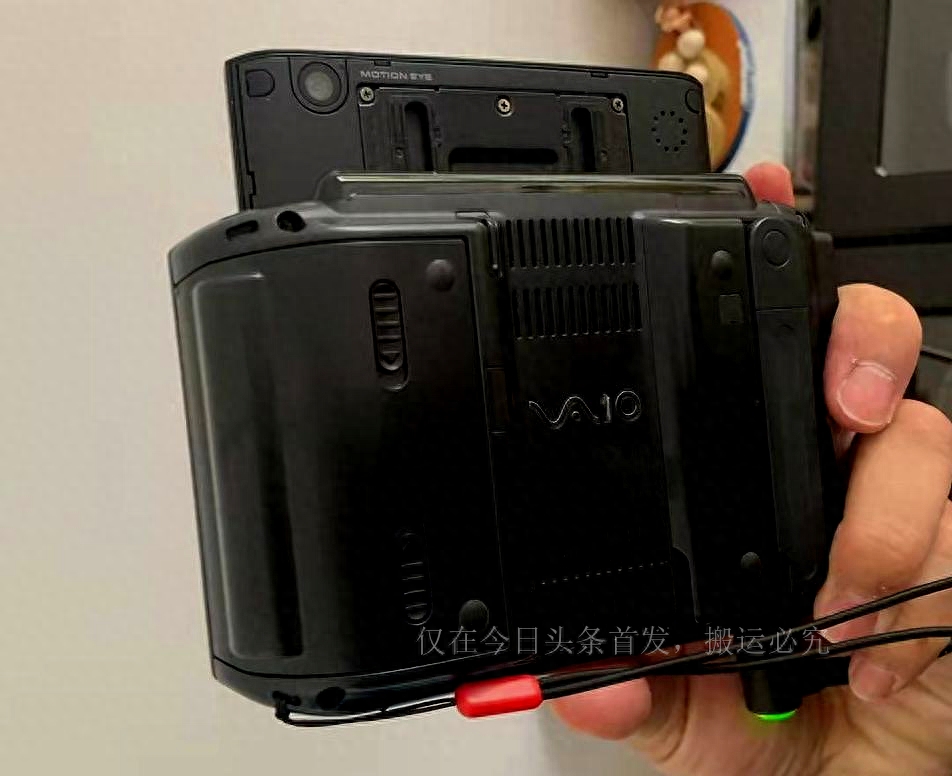 当年一万块的索尼电脑如今一千块收入囊中，媳妇说我是“垃圾佬”