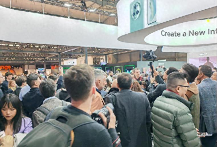 再次接棒华为！荣耀的这项荣誉背后，靠的是什么…