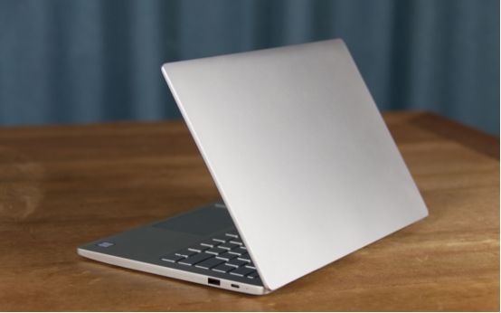 轻薄有质小米Book Air 13笔记本，超高颜值下隐藏一颗强大内芯