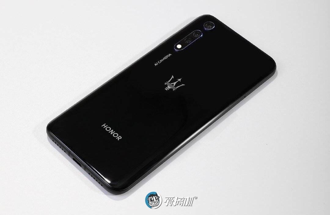 安兔兔公布荣耀V20跑分：破30万