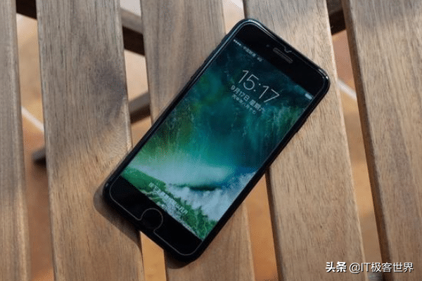 苹果昔日旗舰开秀性价比，iphone7plus 128GB仅售3659堪称真香机