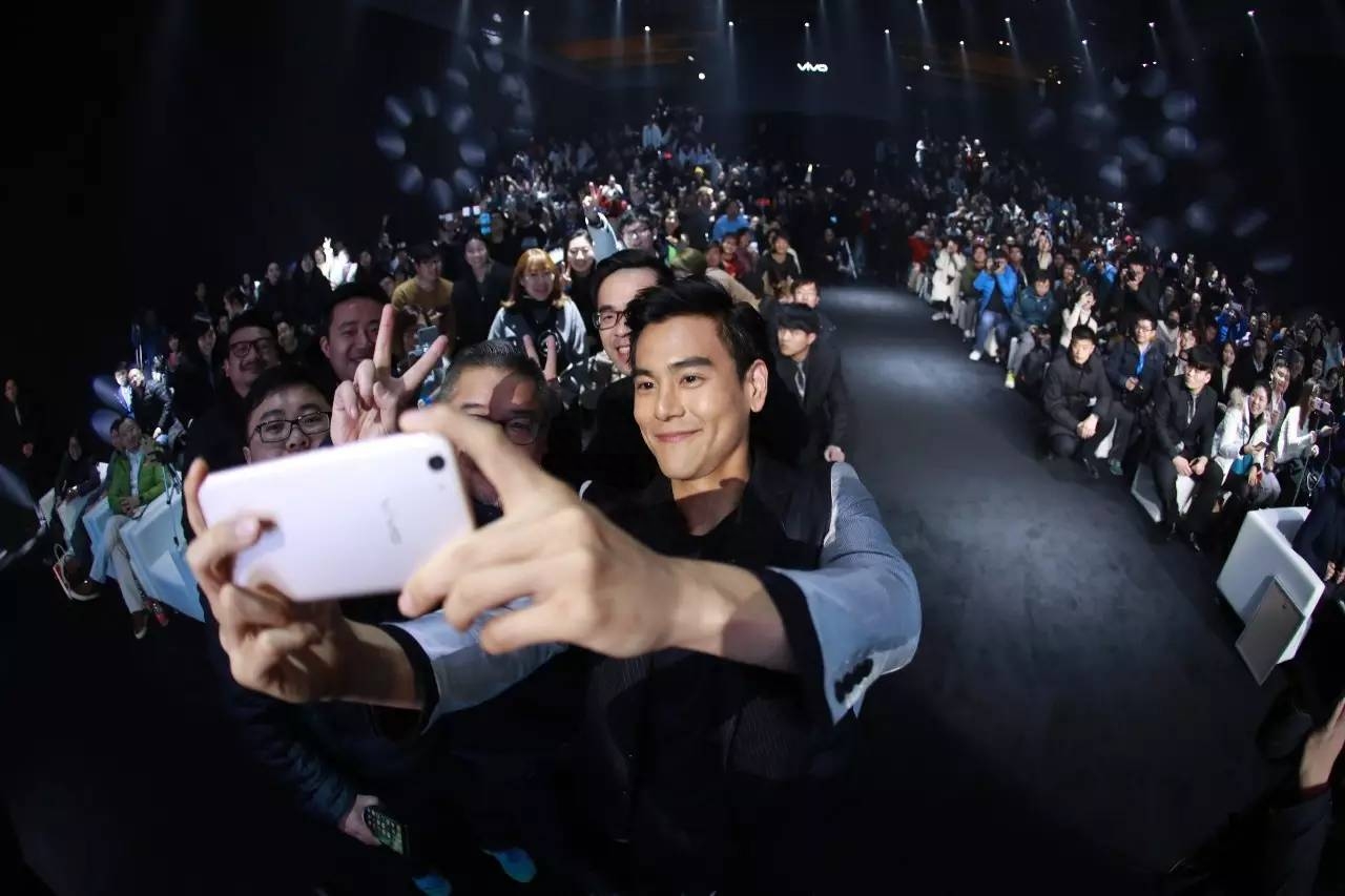 vivo X9Plus 开启预约 3498元12月30日开售