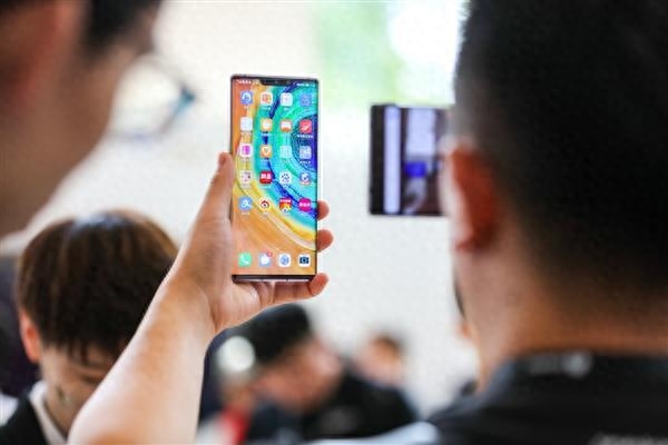 华为Mate30系列5G版今日首卖:4999元起、搭载麒麟990 5G SoC