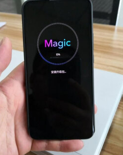 华为荣耀Magic2优点很多，用起来很顺手，但是缺点也不少