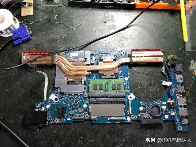二修华硕飞行堡垒笔记本进水不开机,腐蚀严重,大神飞线完美修复