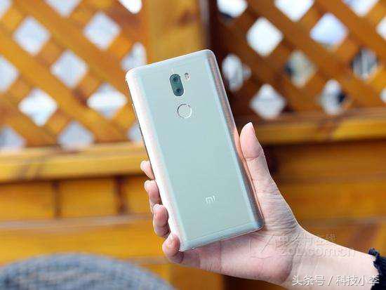 买手机必看！现阶段不值得购买的五款手机，小心别入坑