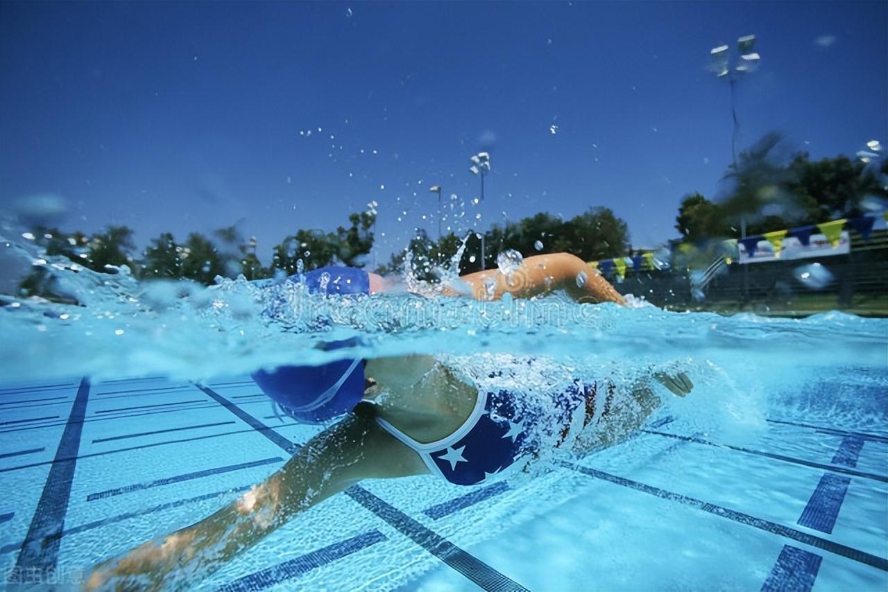 蛙泳可不是frog swim，游泳的英文都怎么说？