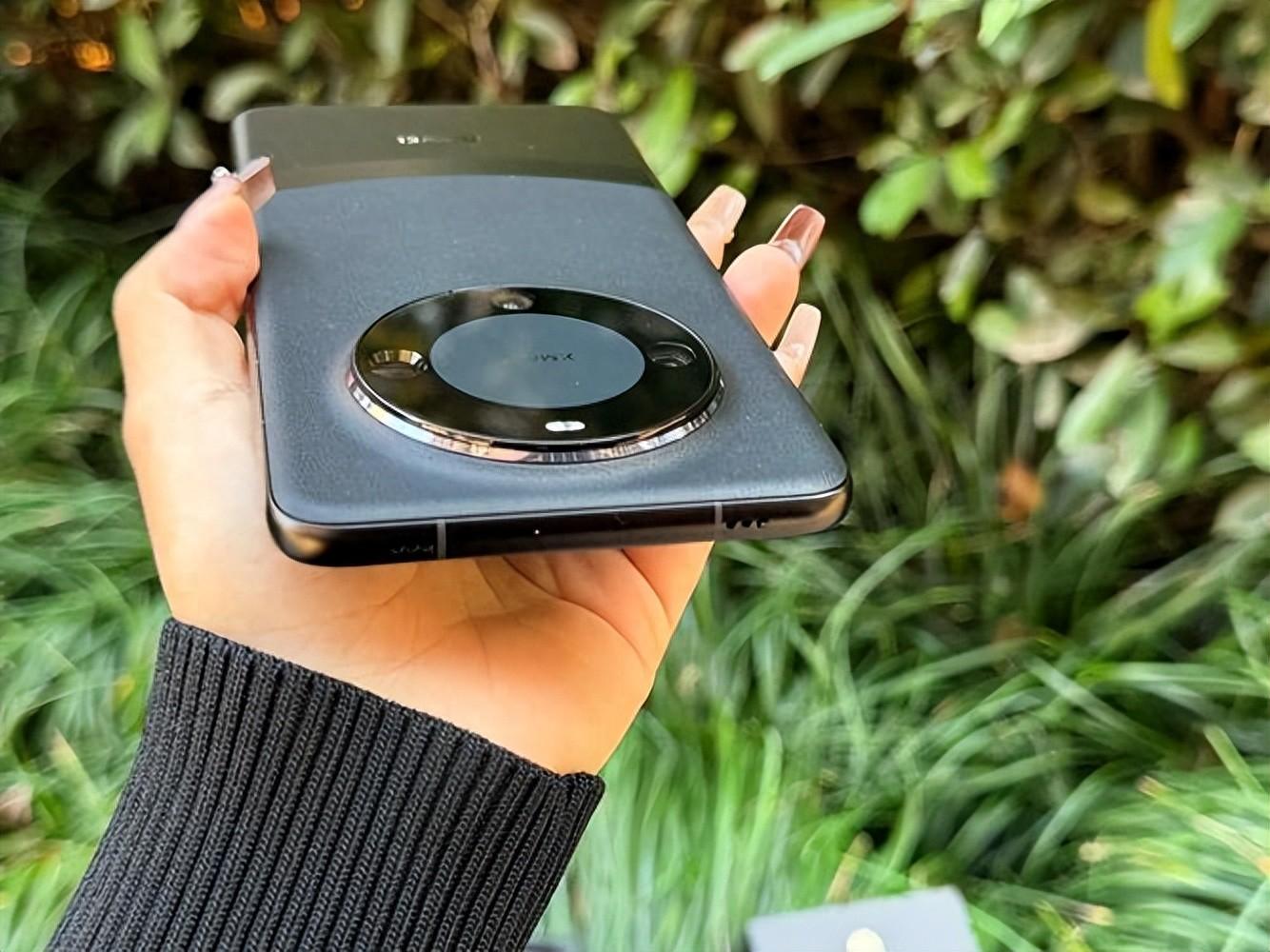 下一部手机，你会买华为还是苹果？不捧不踩，客观解析，一看就懂