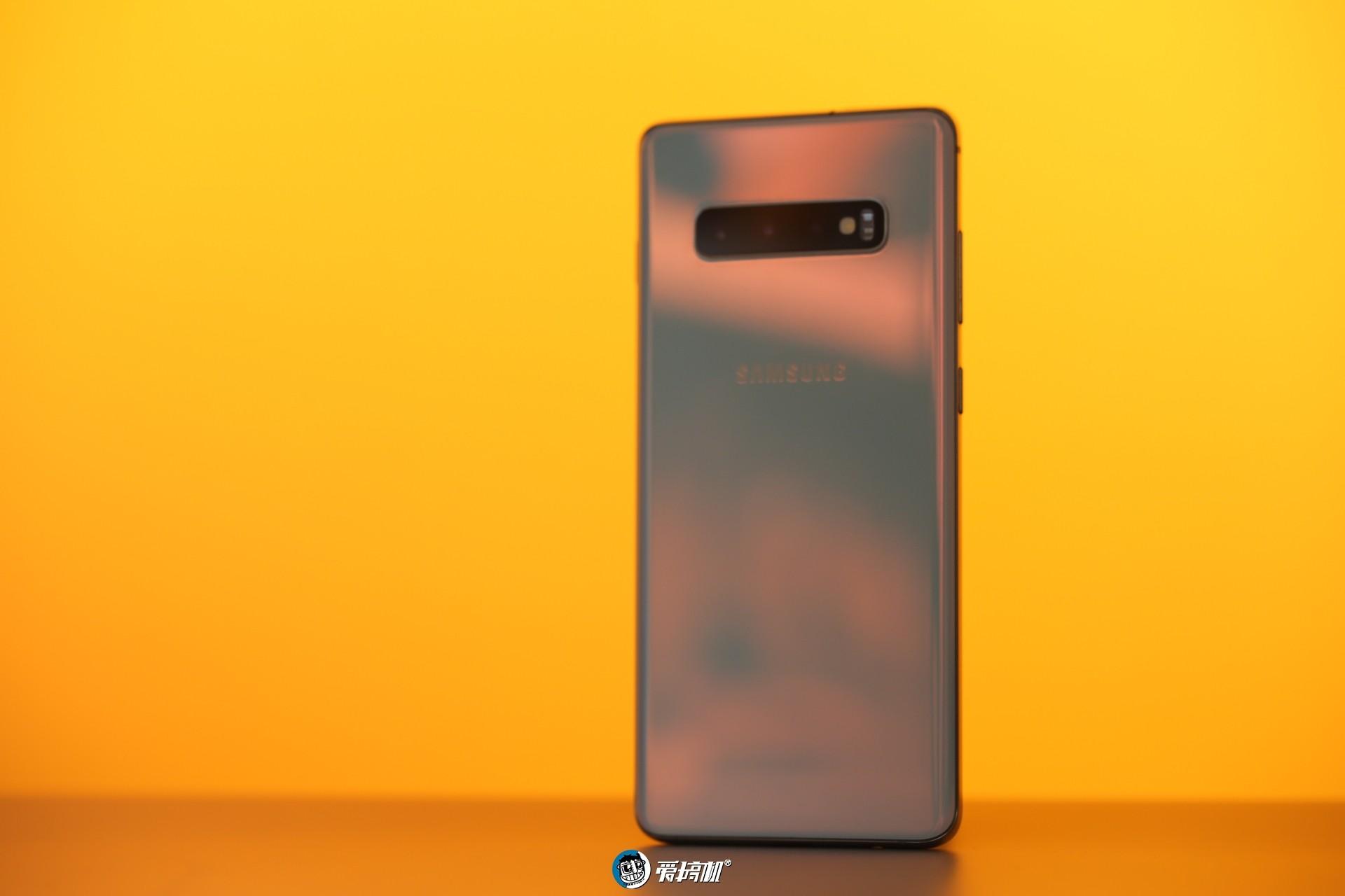 三星Galaxy S10+评测：差一点就完美了！