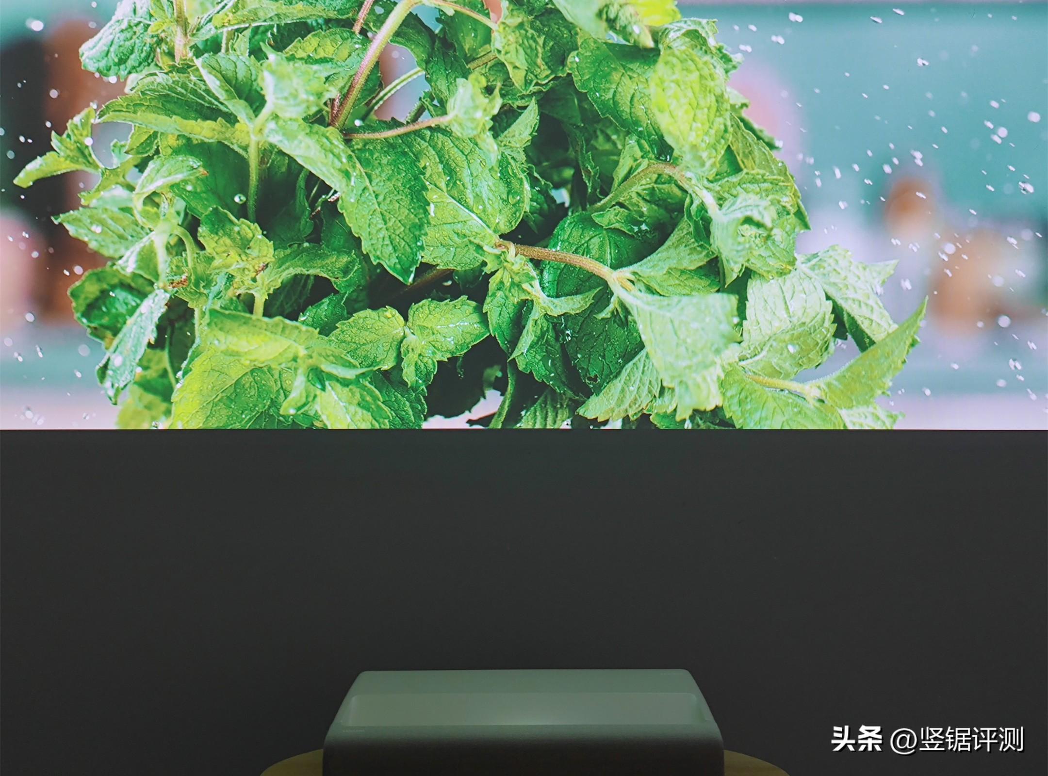 这才叫家庭影院！三星LSP7T激光电视评测：在家体验百英寸观影