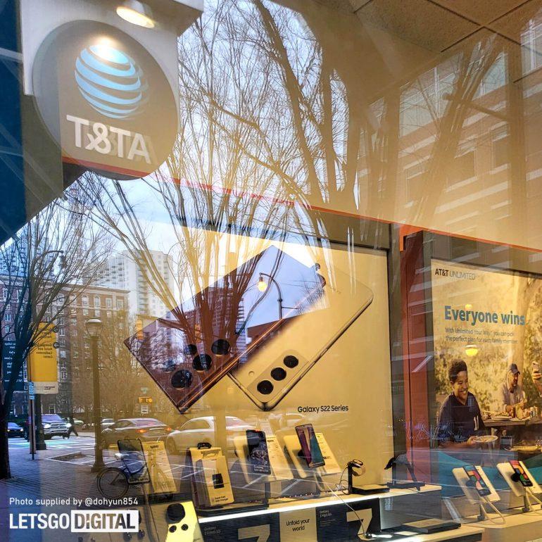 AT&amp;T门店已经有三星Galaxy S22广告海报出现