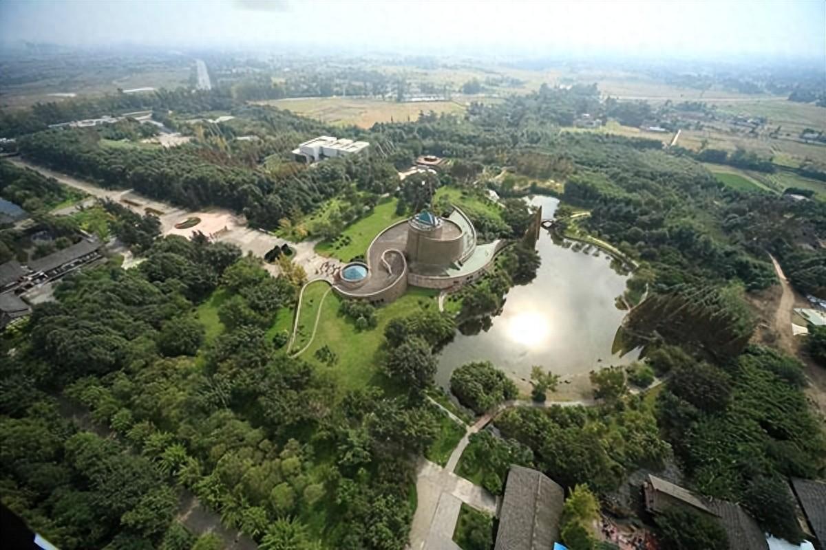 三星堆出土三件文物，它们出土间隔为36年，竟神奇地拼成一件宝贝