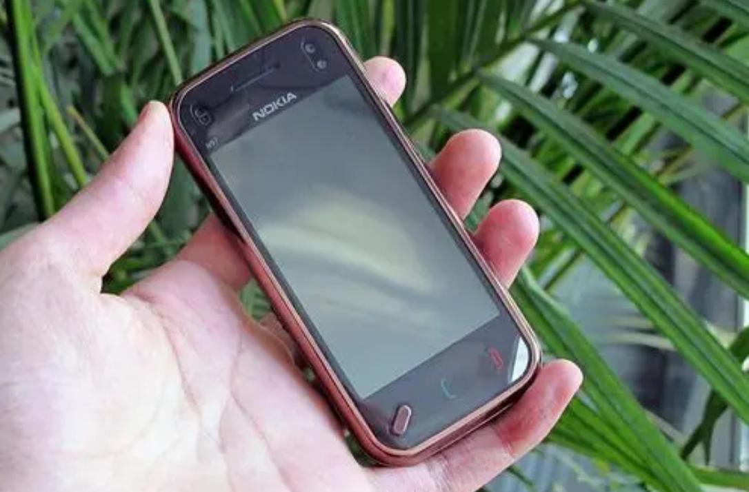 诺基亚新版N97 mini来了！经典古铜色，一眼回到十年前