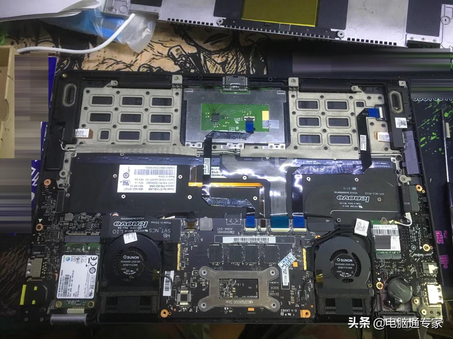 买根内存条准备加装到笔记本电脑里竟然找不到加内存条的入口！