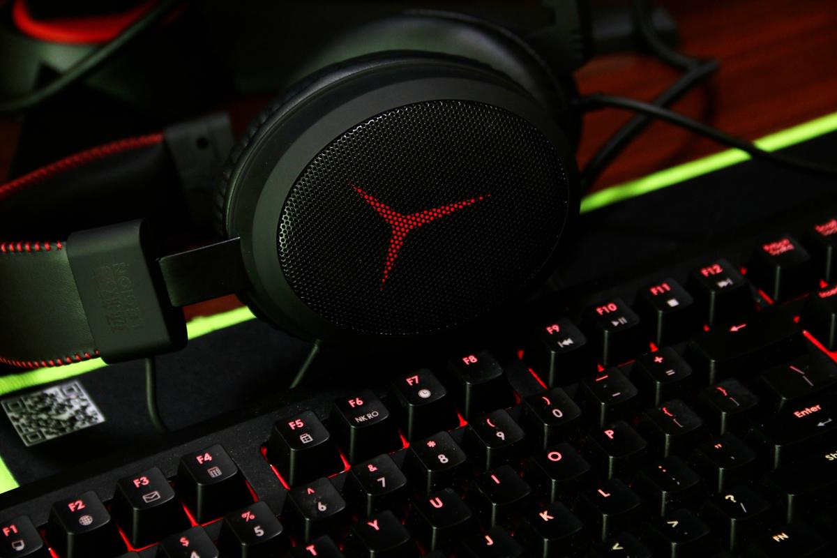 助力吃鸡爱好者，联想拯救者Thunder Y480耳机开箱评测