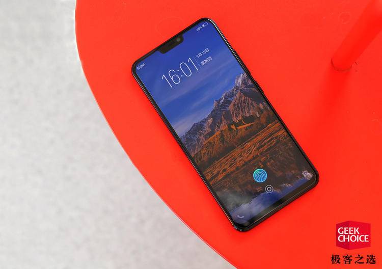 vivo X21 评测：刘海屏加屏幕指纹，这就是下一代全面屏手机?