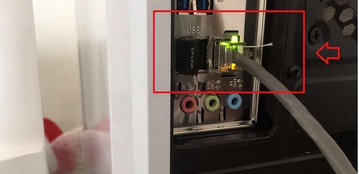 路由器怎么直接连接台式电脑上网？