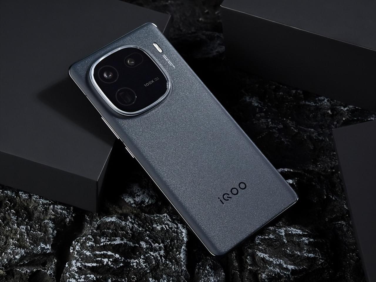 iQOO 12 Pro/小米14 Pro全面对比，相同价位有这些差异