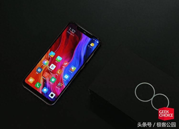 小米手机8评测：小米8周年作品，目前3000元档最值得买的智能手机