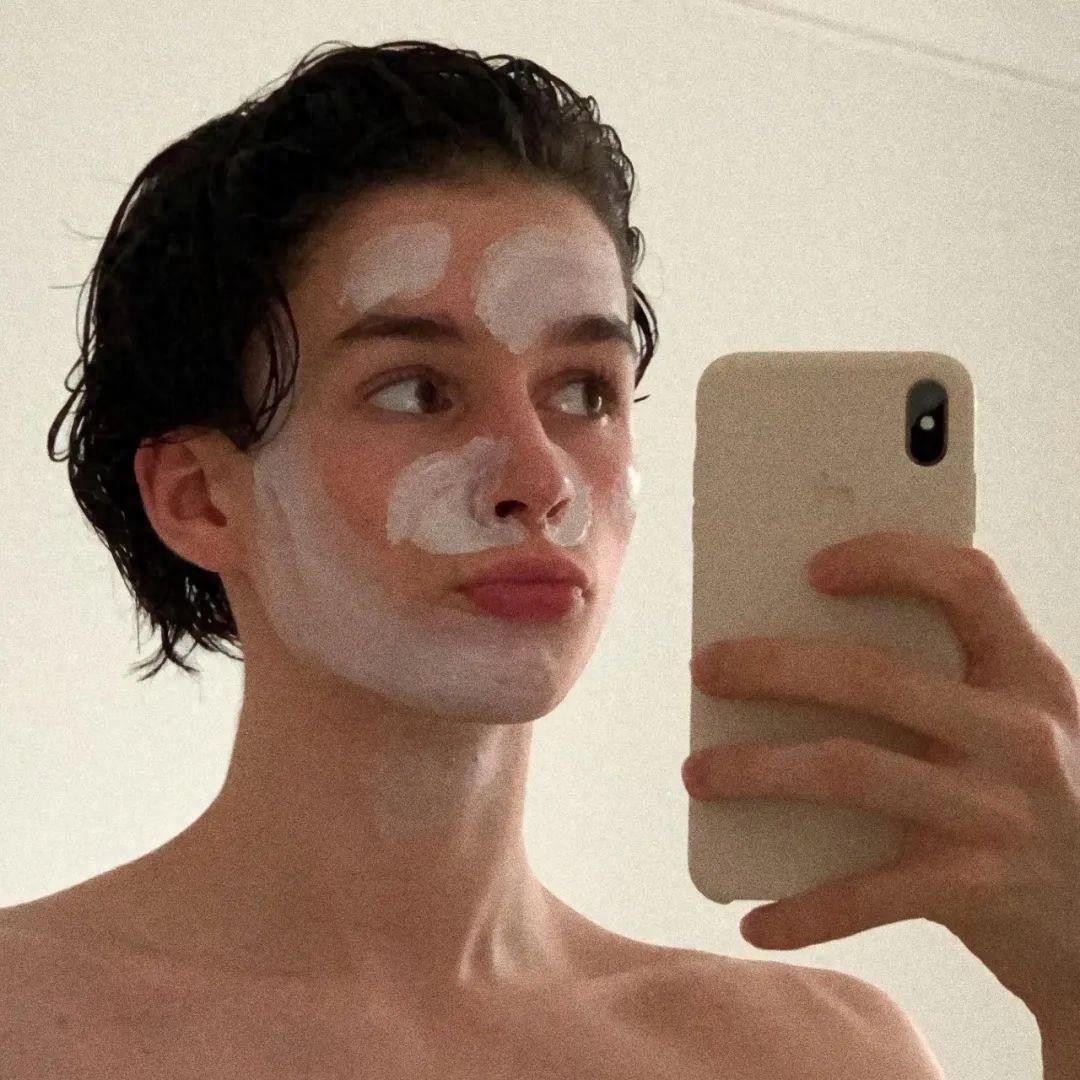 ins头像高级感小众 | 与孤独为伍