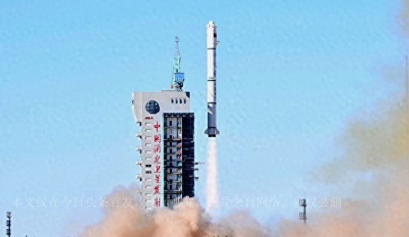 我国现有12名航天员，有8人是少将，为何无法晋升到中将军衔