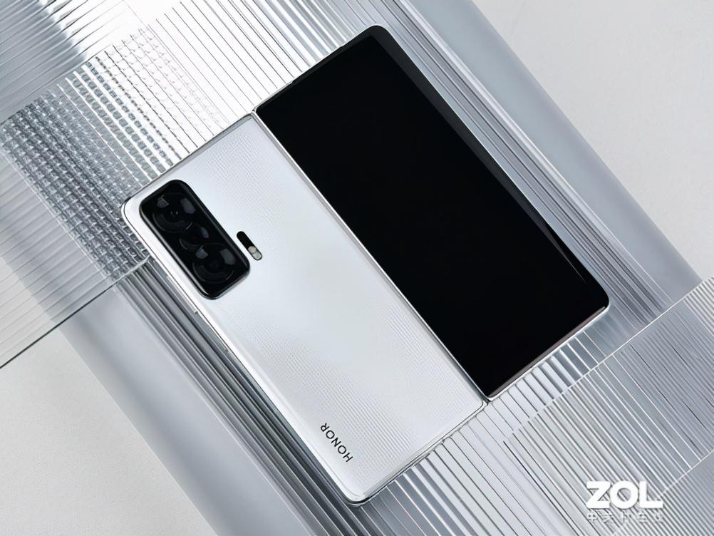 荣耀Magic V评测：也许是第一款能让你&quot;一部到位&quot;的折叠屏手机