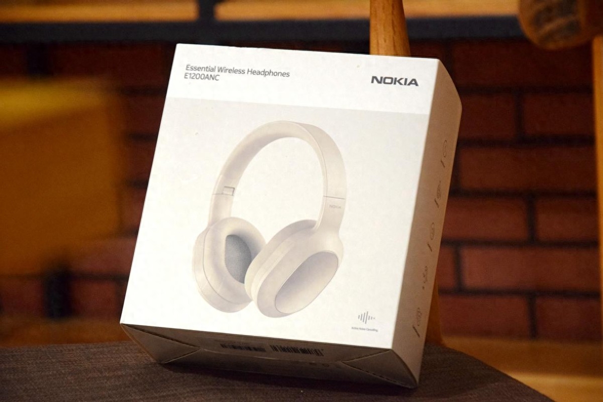 曾经的机皇,60年代传统巨头的主动降噪头戴耳机,能否再现辉煌