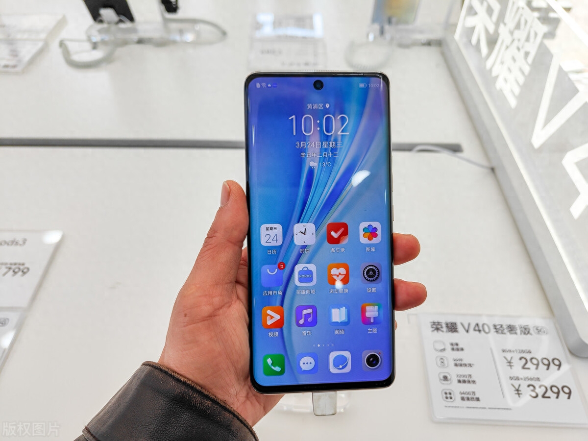 荣耀80 vs OPPO Reno9:同价位的拍照神器,你更看重哪些功能?