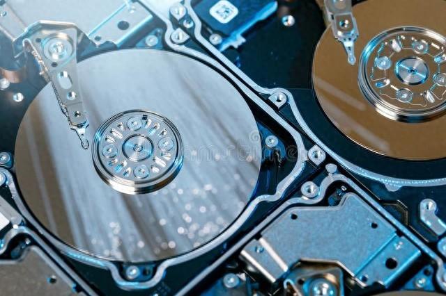 如果机械硬盘不认盘，如何恢复里面重要数据？