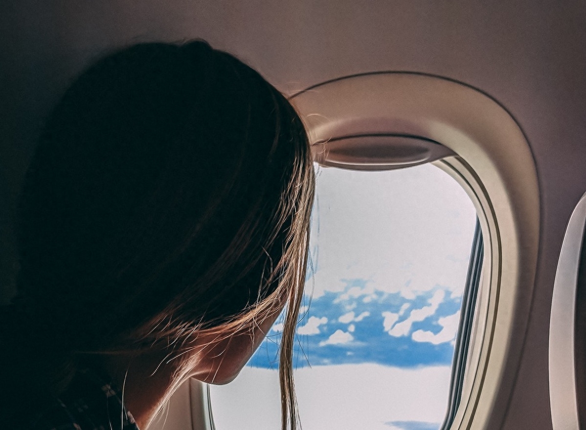 飞机舷窗为何是圆形的