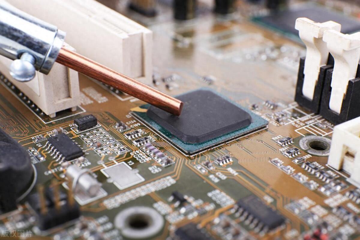 手提电脑黑屏按什么键恢复？