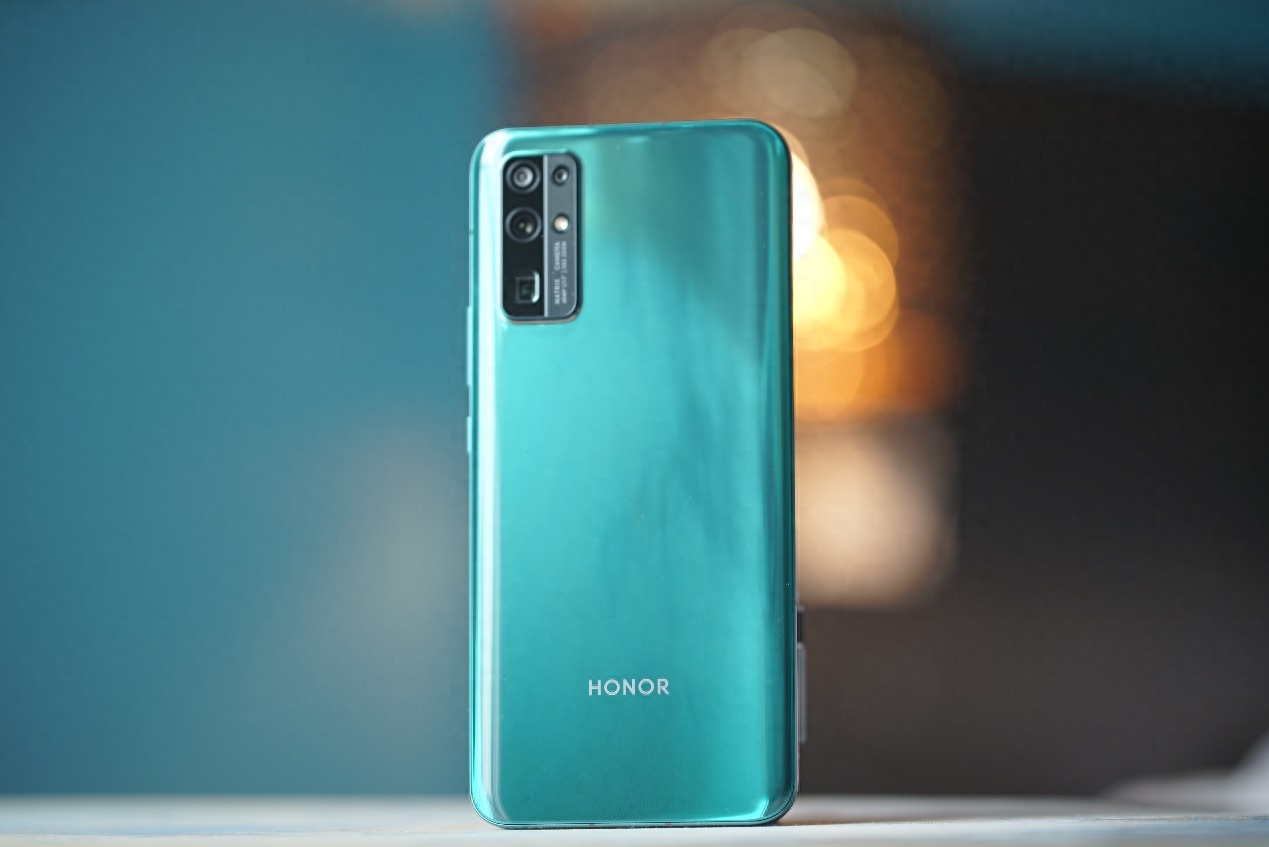 超值中杯,性价比旗舰首选,荣耀30评测