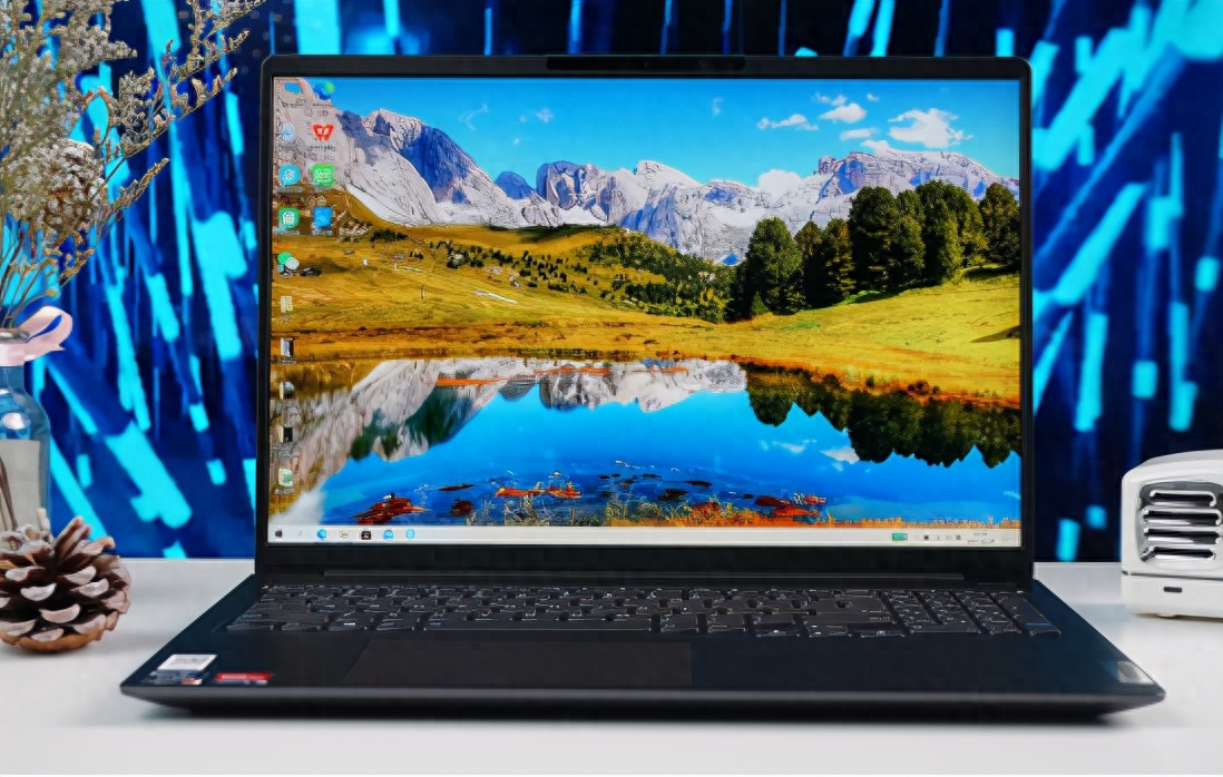 集性能和轻薄于一身，一线品牌联想和华硕，暑期换机怎么选？