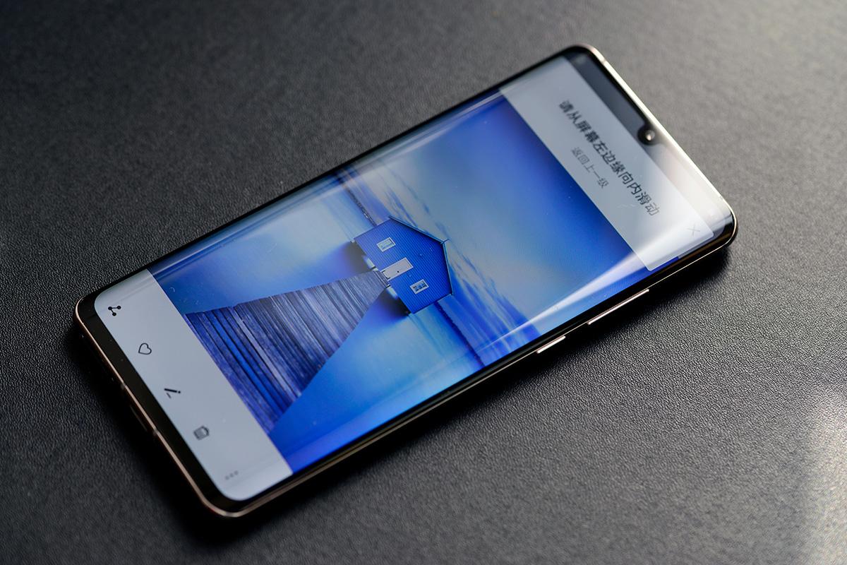 华为P30 Pro进入5000元内，一代机皇是否值得出手了？