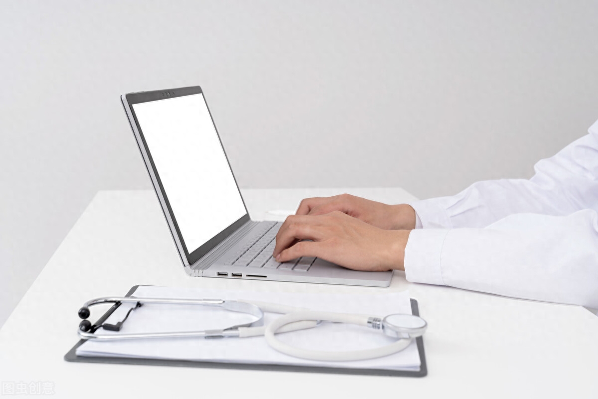 除了美图秀秀，电脑拼图还可以用这3个方法，又快又高清