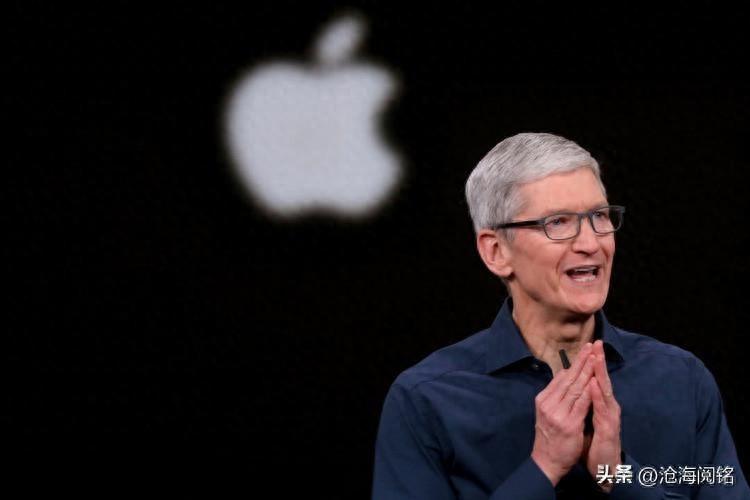 战略大回调!苹果库克连夜飞来中国,富士康郭台铭被耍了?