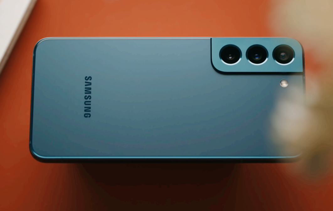 三星GalaxyS22使用体验，如此轻如此薄，最大的缺点只有一个