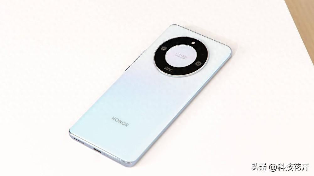 最值得购买的4款荣耀手机!第一是千元爆款,第三实力最强,第二