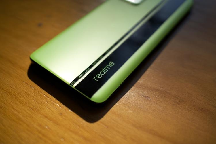 realme 真我GT Neo2上手：realme的全天候游戏掌机来了