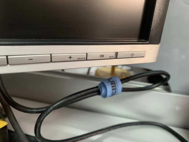 显示器怎么调亮度（台式电脑屏幕太亮刺眼怎么调整）