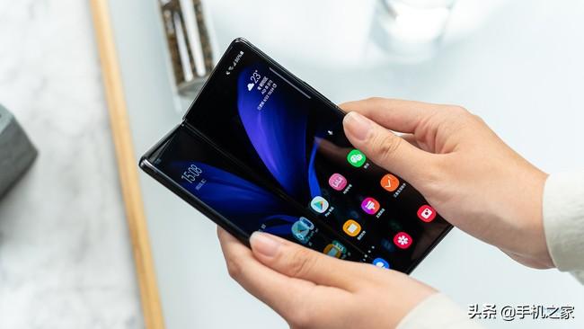 折叠屏手机新品 三星Galaxy Z Fold2体验
