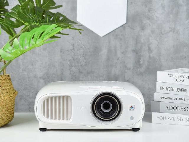 打造高品质客厅影院 爱普生4K家用投影机评测