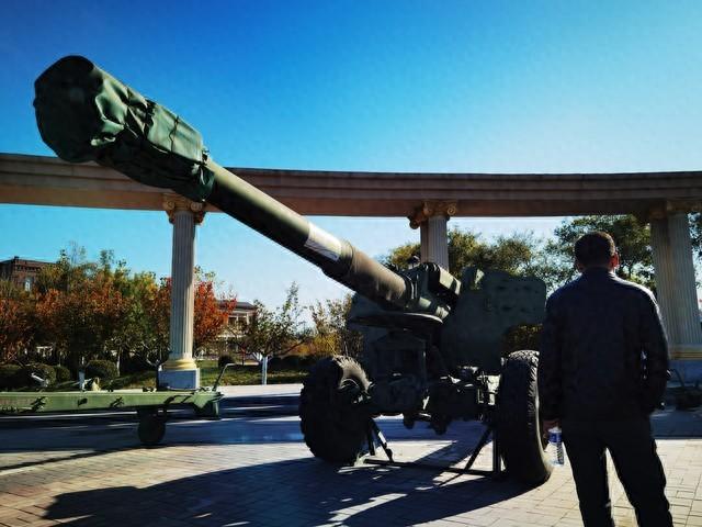 乌克兰出动战机空袭克里米亚，美国加入舞台